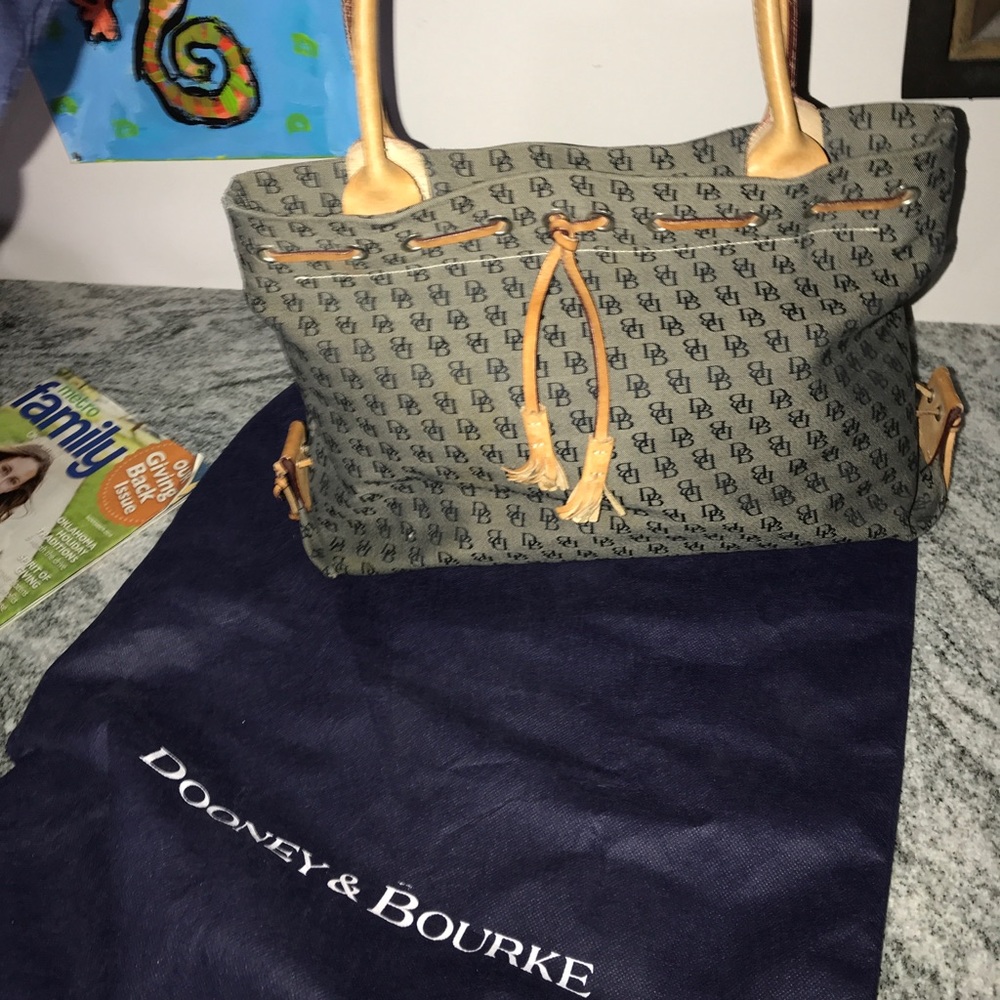 AUTHENTIC dooney and bourke purse
